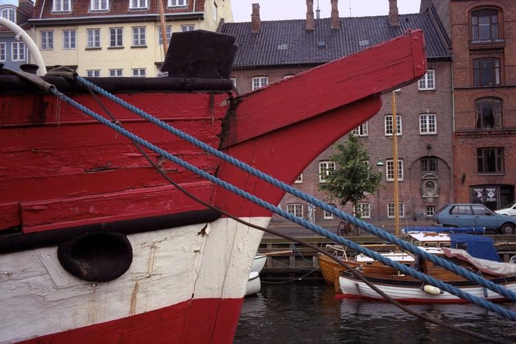 En del af de historiske skibe i Christianshavns Kanal skal væk fra området. Arkivfoto 