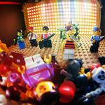 Rock Band-spillene udvider deres sortiment til juletid med en LEGO-version. 
