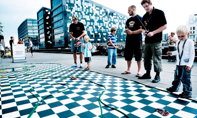 Kulturhavn-festival er en festival for Københavnske foreninger. På festivalen kan Københavnske folkeoplysende foreninger vise deres aktiviteter frem og publikum kan aktivt deltage. Her leges med radiobiler. 
