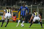 Smædesangene mod Mario Barlotelli (i midten) fortsætter, dog med en anden ordlyd. Arkivfoto. 