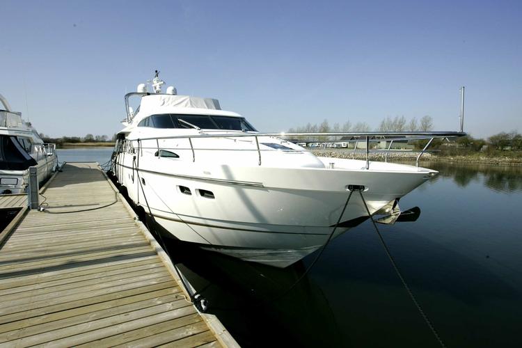 Baggers lystyacht  ’Anette’ er blevet groft forulempet. 