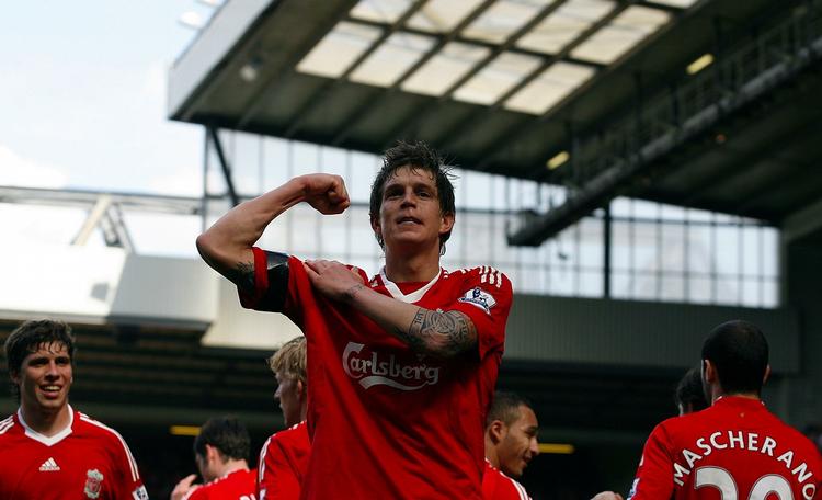 Daniel Agger kræver langt bedre forsvarsspil i sæsonens sidste kampe. Arkivfoto. 
