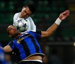 Adriano ses her i den Inter-trøje, som han nok ikke længere skal regne med at få penge for at trække over hovedet. Arkivfoto. 