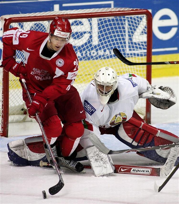 Morten Madsen under kamp for Danmark mod Hviderusland under VM i Canada sidste år. Arkivfoto. 
