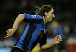 Inters Zlatan Ibrahimovic løber tilbage efter at have scoret i torsdagens pokalsemifinale mod Sampdoria. Svenskeren vil nu gerne prøve nye græsgange. 