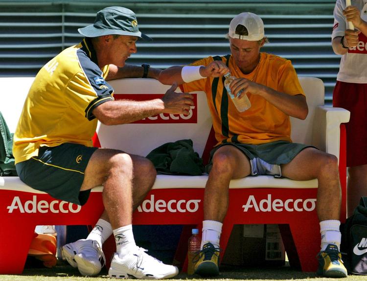Davis Cup-kaptajn John Fitzgerald (tv.) og Lleyton Hewitt bliver som resten af mandskabet hjemme fra Indien. Arkivfoto. 