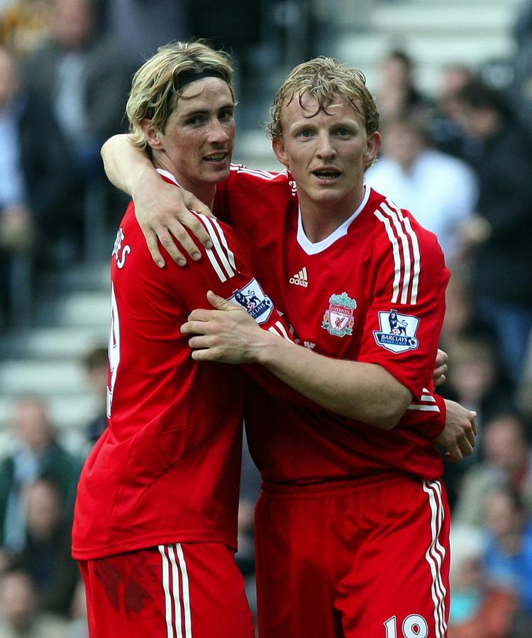 Fernando Torres (tv.) havde grund til at lykønske Dirk Kuyt. Hollænderen scorede to gange mod Hull 