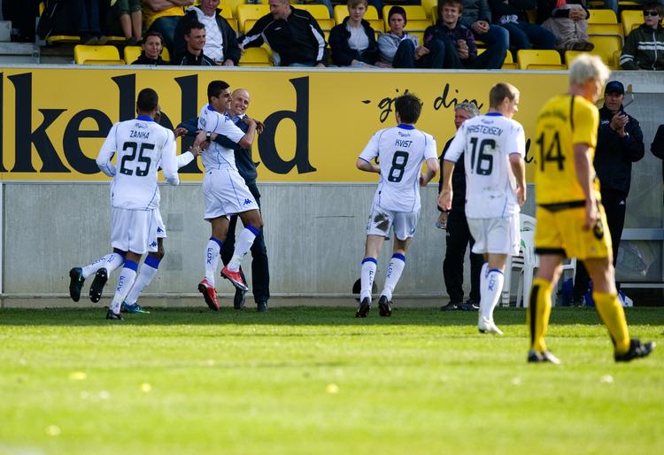 FC Købehavn-spillerne havde grund til at juble over Ailton Almeidas 2-0-scoring. Det var kampens smukkeste detalje. 