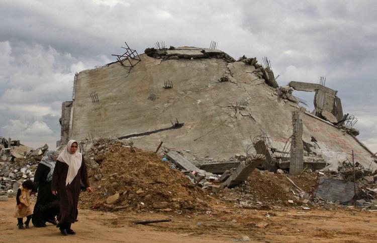 »Israel har stadig meget at lære – og det kan ikke alt sammen klares med at køre luftalarmen en gang om året«. Foto fra Gaza: Moussa Hatem/AP 