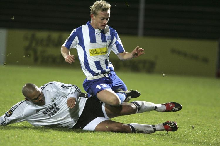 Martin Jensen i kamp for Esbjerg mod et norsk hold, Rosenborg, i Royal League. Arkivfoto. 
