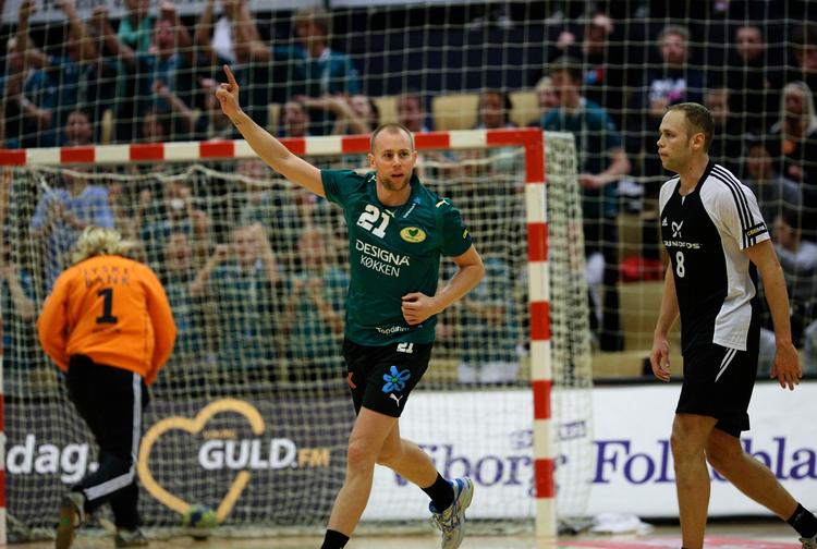 Viborgs Mikkel Aagaard scorer mod Bjerringbro- Silkeborg i en tidligere kamp i Viborg Stadionhal. Arkivfoto 