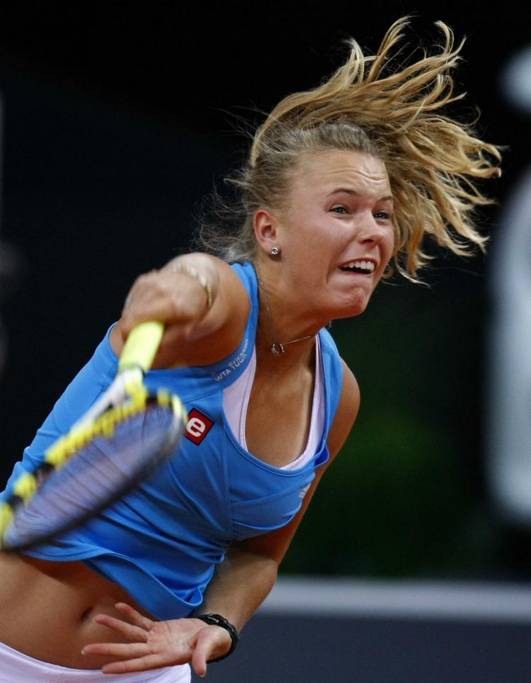 Caroline Wozniacki er tilbage i Europe efter at have brugt foråret i Asien og USA. 