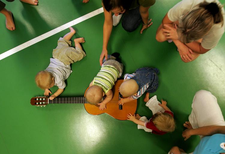 Ungerne skal passe - og kommunerne må ikke lave enkeltstående lukkedag ei institutionerne, lød deres aftale med regeringen. I stedet er der kommet sammenhængende lukkedage. Arkivfoto 