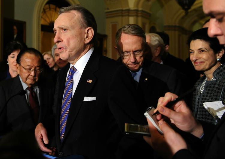 Arlen Specter skifter republikanerne ud med demokraterne. Arkivfoto. 