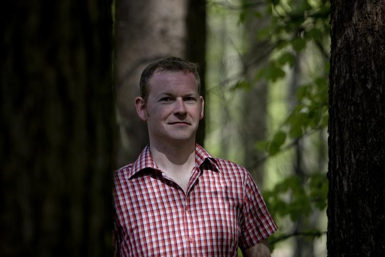 Kim Nissen kunne i tre måneder ikke gå uden for sit hus, fordi han ikke blev behandlet for sin socialfobi. I dag ved han, hvordan han skal takle sine anfald, og glæder sig, når han skal se sine venner. For nu kan han. 