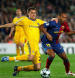 John Terry og Chelsea-forsvaret stod for det meste stabilt i en udpræget defensiv opstilling i kampen mod Barcelona. 