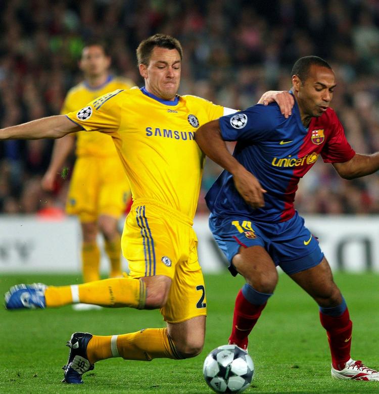 John Terry og Chelsea-forsvaret stod for det meste stabilt i en udpræget defensiv opstilling i kampen mod Barcelona. 