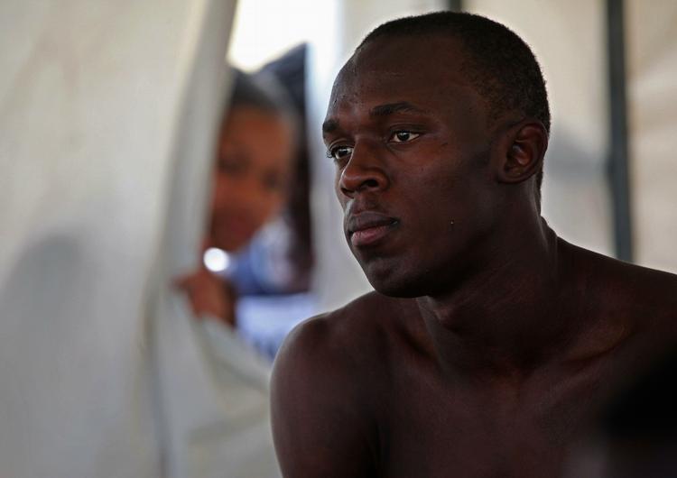 Usain Bolt i et telt på Jamaica i februar, hvor han forsøgte sig på 400 meter-distancen. Tiden var 46,35 sekunder. Arkivfoto. 