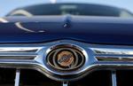 Chryslers logo har prydet mange klassiske biler gennem tiden. Men i de senere år har mærket været falmende. 