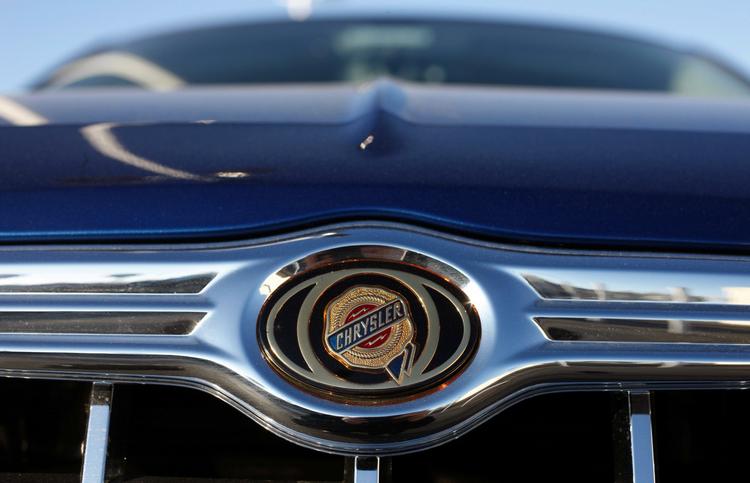 Chryslers logo har prydet mange klassiske biler gennem tiden. Men i de senere år har mærket været falmende. 