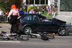 Mange så forfærdede til, da en 38-årig ramte flere personer, inden han i høj fart kørte ind et monument. 