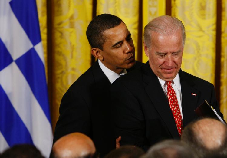 Præsident Obama har nok en bemærkning eller to til Joe Biden, efter sidstnævntes optræden på NBC (arkivfoto). 