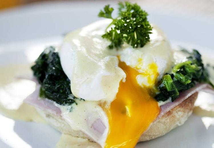 Eggs Benedict a la James Price. 