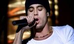 Når Enrique Iglesias går på scenen i Forum Horsens lørdag aften, er det ikke en udsolgt sal, der møder sukkerrøsten. 