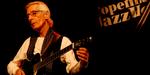 Efter en voldsom hjerneoperation i 1980 mistede Pat Martino al hukommelse, men blandt andet ved at lytte til sine egne plader lærte han sig at spille guitar igen. Foto: Gorm Valentin 