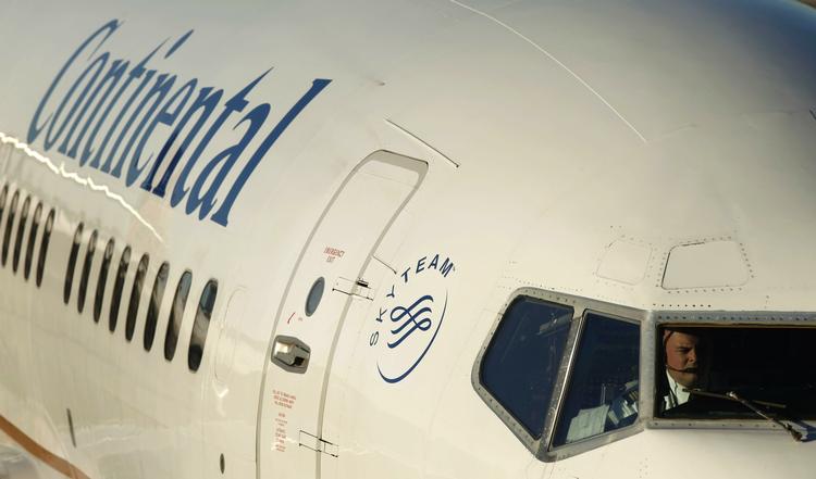 Rejsende med Continentals rutefly fra New York med ankomst i Kastrup onsdag 07.35 eftersøges. De skal behandles for svineinfluenza-smitte. 