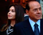 Hr. og fru Berlusconi går hver til sit. 