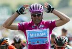 Den 34-årige italienske stjernecykelrytter Alessandro Petacchi er blevet fyret af sin tyske arbejdsgiver Milram. 
