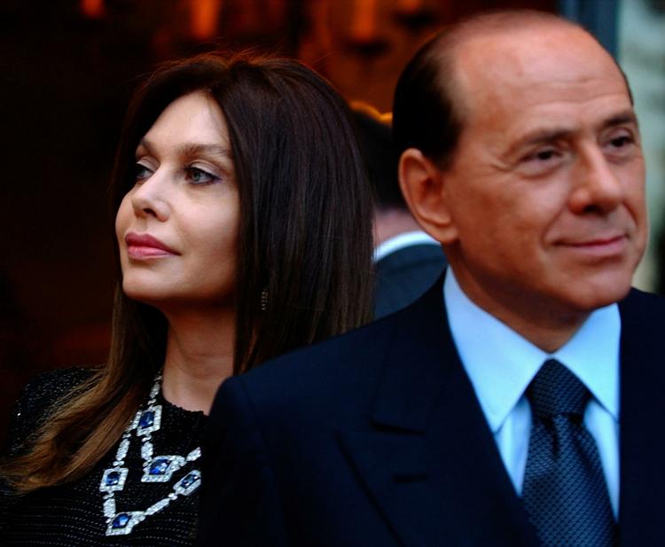 Berlusconi kræver en undskyldning fra konen, der kalder ham en skørtejæger og har krævet skilsmisse. Arkivfoto. 
