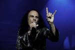 Black Sabbath alias Heaven &amp; Hell overrasker ikke på det nye album 'The Devil You Know'. Her ses den nu 67-årige forsanger Ronnie James Dio til en koncert i KB Hallen. 