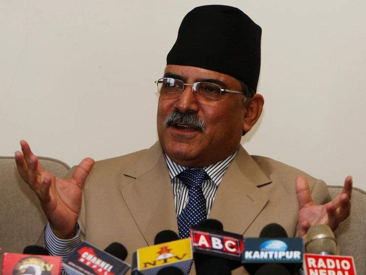 Nepals premierminister Prachanda træder tilbage 'for at beskytte demokrati og fred', siger han. 