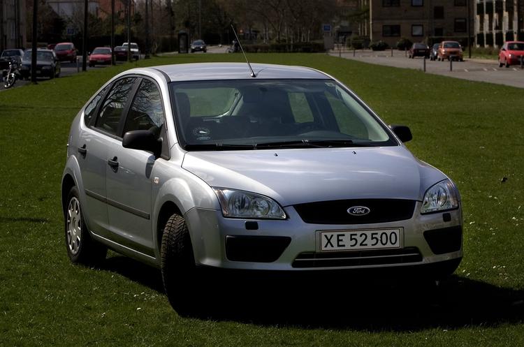 Ford indkalder et antal Ford Focus for at tjekke, om de har taget skade af vejsalt. Indtil nu er er dog ingen meldinger om biler i Danbmark, der er brudt i brand på grund af skaden. 