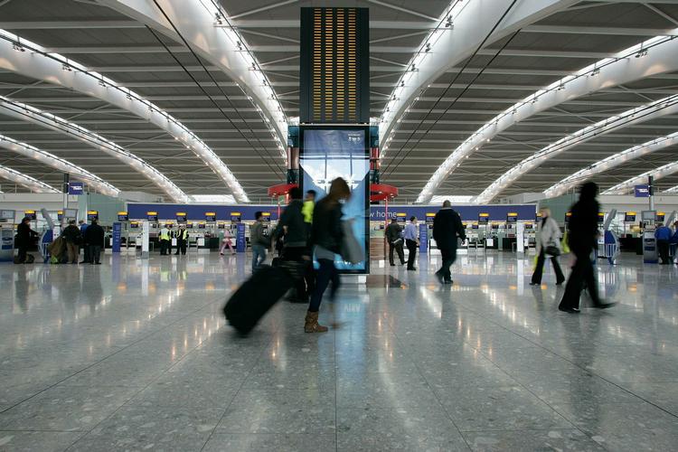 Kinesiske børn ankommer uledsaget til Heathrow Lufthavn og forsvinder kort efter fra et nærliggende børnehjem. Arkivfoto. 