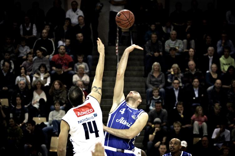 Der var næsten 4.000 tilskuere til den 7. og afgørende DM-finale i mandags. Arkivfoto. 