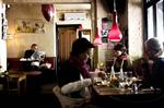 Bopa har med udendørsservering og en god placering alle muligheder for at skabe ægte parisisk  cafe-stemning. Men mulighederne  forsvinder i dårlig mad og lavt  serviceniveau.  Foto:  Tobias Selnæs Markussen 
