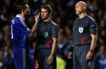 Frank Lampard var blandt de mere diplomatiske Chelsea-spillere, da han viste sin utilfredshed med dommer Tom Henning Øvrebøs kendelser. 