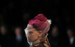 Modellen fra Comme des Garcons modeshow i Paris i marts behøver ikke være bange for nysende modefolk på første række. 