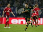 Diego jubler efter at have scoret Werder Bremens første mål i sejren over Hamburg i går. 