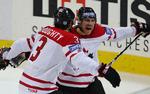 Derek Roy (th.) bragte Canada i spidsen under semifinalen mod Sverige. Drew Doughty var klar til at fejre ham. 