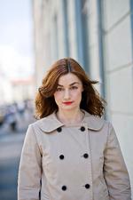 Johanna Adorján beskriver sig selv som arving til et tomrum i 'En ganske særlig kærlighed'. Hun er barnebarn af ungarske jøder, men fik ikke selv den jødiske identitet forærende. Adorján arbejder som journalist på Frankfurter Allgemeine Zeitung.  Foto: Peter von Felbert 