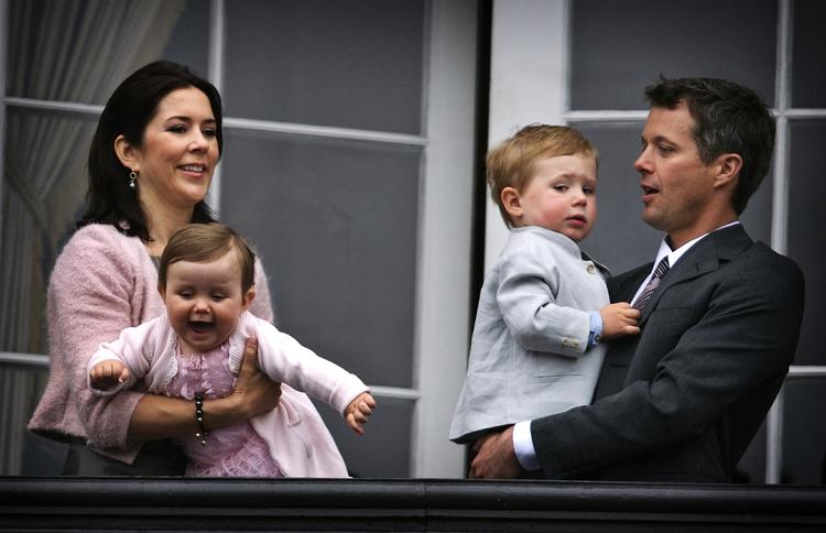 Prins Christian er sikker på at arve tronen. Men selv hvis prinsesse Isabella var blevet født først, skulle hun ikke have lov til at blive regent, mener KU. Arkivfoto. 