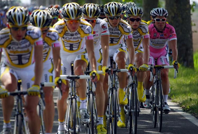 Mark Cavendish (th) kan komme i spil som sejrherre igen i dag i Giro d'Italia. 