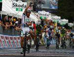 Danilo Di Luca var bedst, da de store favoritter kørte om etapesejren. 