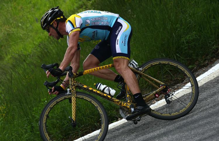 Lance Armstrong satte 15 sekunder til i finalen, men er nummer seks i klassementet. 