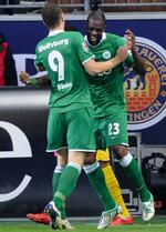 Grafite (til højre) og Edin Dzeko er nu oppe på i alt 45 mål i denne Bundesliga-sæson. Wolfsburg vandt 3-0 hjemme over Dortmund. 