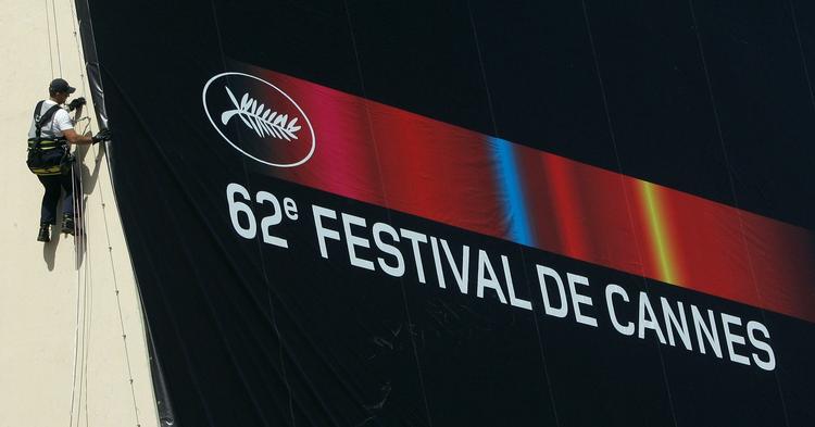 Cannes smukkeserer sig til den 62. filmfestival, der åbner i dag. 
